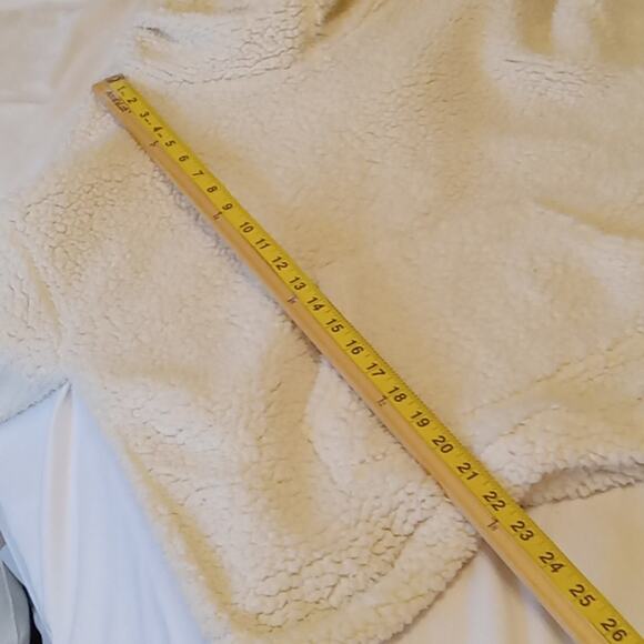 LUSH Women's Faux sherpa Medium cream pocketed hoodie.Casual,Atleisure,Winter - Picture 7 of 8